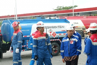 Abdul Wahid Sidak Penyaluran BBM Bersubsidi di Riau 