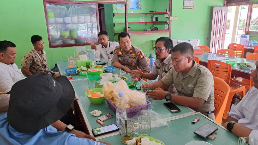 Kapolsek Bungaraya AKP Aspikar Ajak Warga Bersama Jaga Kaamanan Pasca Pilkada Serentak