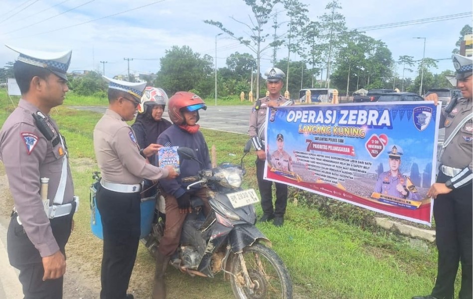 Hari ke-4 Ops Zebra Lancang Kuning, Satlantas Polres Siak Ajak Masyarakat Tertib Lalu Lintas