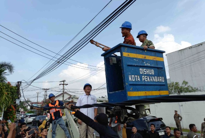 Pemko Pekanbaru Targetkan Penertiban Kabel FO Ilegal Selesai Akhir 2026