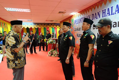 Syamsuddin Uti Lantik Kepengurusan LBDH Batam