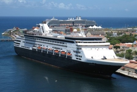 Wisata Kapal Pesiar Mulai Dilirik Wisatawan Indonesia  