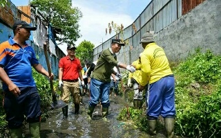 Peduli Lingkungan, Kecamatan Pekanbaru Kota Gelar Goro Bersama Wako 