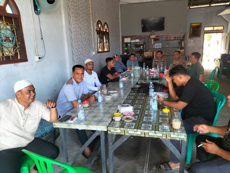 Wujudkan Pilkada Damai 2024, Kapolsek Tambusai Sambangi Masyarakat Desa