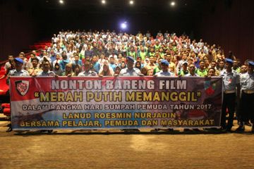 Ratusan Generasi Muda Nobar Gelar Film 'Merah Putih Memanggil'