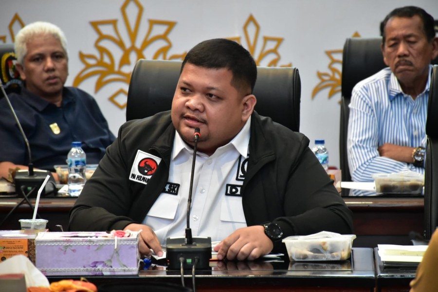 Pimpinan DPRD Pekanbaru Buka Suara Soal Polemik Mobil Dinas