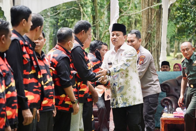 Lantik Laskar Pemuda Kenegerian Taluk Kuantan,  Bupati Berharap Pemuda Kenegerian Taluk Tangkap Peluang Ekonomi