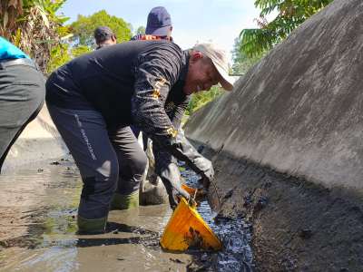 Sempena HUT Siak ke 23, Pemkab Siak Laksanakan Gotong Royong Bersama