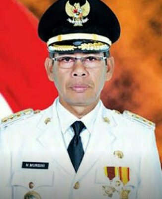 Bupati Kuantan Singingi H.Mursini Terima PWI Award Tahun 2017