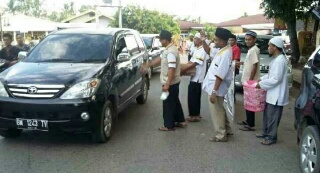 DPD Partai PKS Kuansing Bagikan Takjil Gratis Kepada Masyarakat