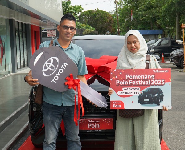 Pelanggan Setia Telkomsel Bawa Pulang Hadiah Mobil dan Sepeda Motor dari Program Undi Undi Hepi Telkomsel
