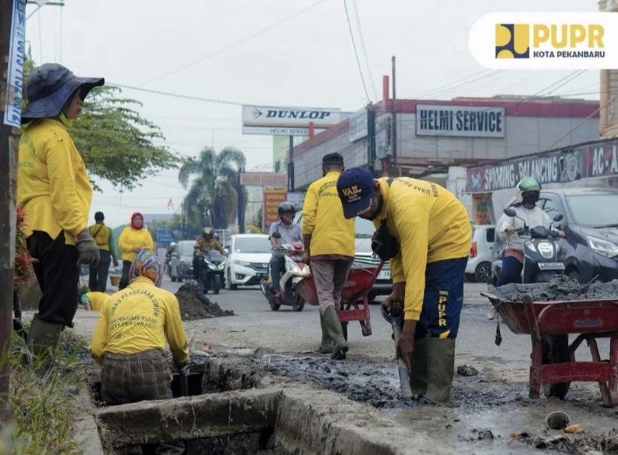 Musim Hujan PUPR Pekanbaru Siaga Setiap Hari, Kerahkan Pasukan Kuning Cegah Banjir