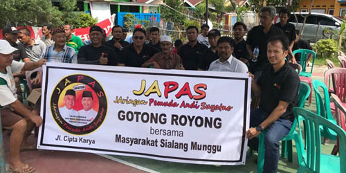JAPAS Gotong Royong Bersama Masyarakat Sialangmunggu Tampan