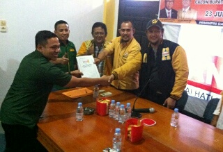 Diantar Kader dan Simpatisan PKB, Wahid Ambil Formulir Penjaringan Pilkada di Hanura