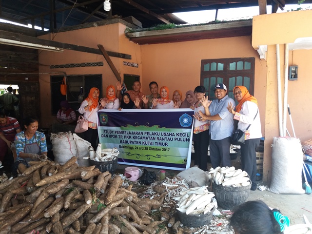 Tim PKK Rantau Pulung Belajar Ilmu Sanjai ke Bukittinggi