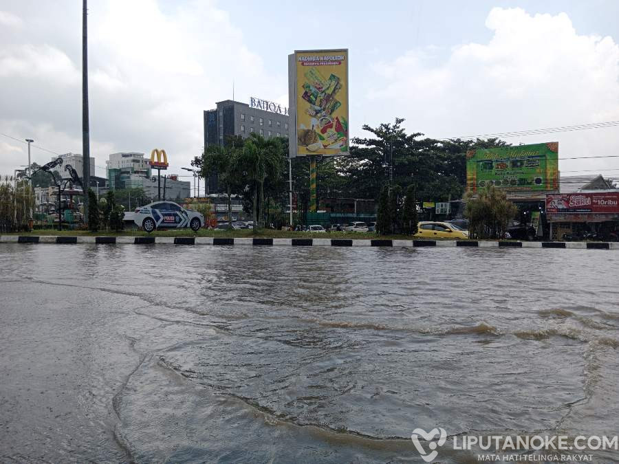 Diguyur Hujan Sebentar, Kota Pekanbaru Langsung 'Berkuah'