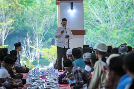 Pemkab Siak Buka Bersama Tukang Ojek, Becak, dan Sampan Penyeberangan