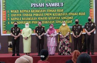 Sejumlah Pejabat di Lingkungan Kejaksaan Riau Lakukan Sertijab