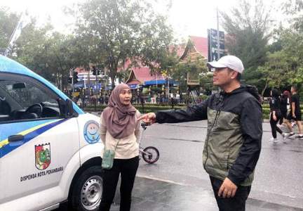 Hadir di Car Free Day, Bapenda Pekanbaru Layani Warga Bayar Pajak