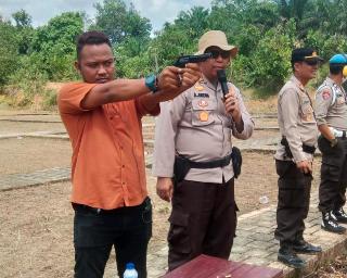 Bhayangkara ke-76 di Polres Inhu, Dua Pewarta Jago Menembak Raih Juara