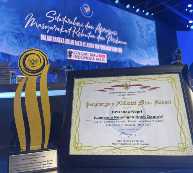 BRK Syariah Dapatkan Penghargaan Dari Menteri Kelautan dan Perikanan
