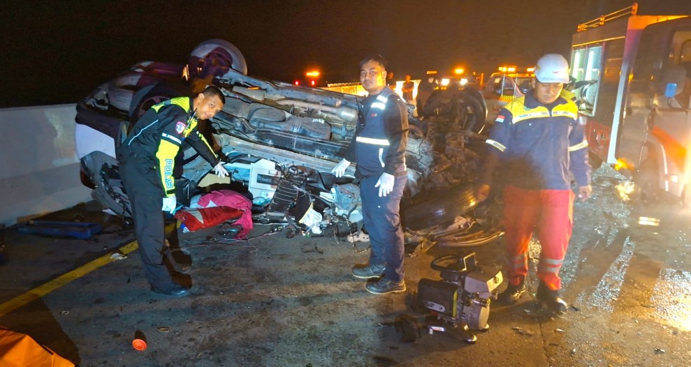 Kecelakaan Maut Ambulans vs Truk Trailer di Tol Permai, Tiga Penumpang Tewas