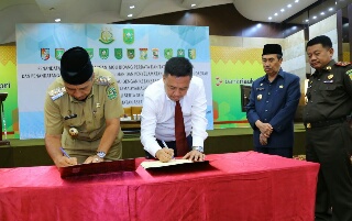 Bupati Siak Hadiri Penandatanganan MoU Antara Pemrov Riau & Kejati