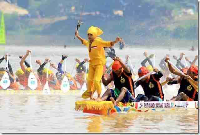 Ini 12 Jalur yang Melaju ke Hari Ketiga Pacu Jalur Tepian Pincuran Sati Benai