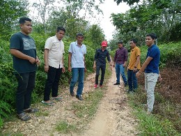 Setelah Reses, Anggota DPRD Kuansing Satria Mandala Putra Langsung Tinjau Usulan Perbaikan Jalan