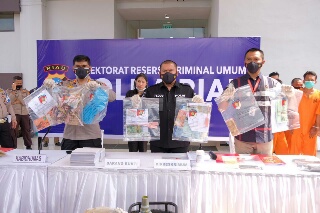 Polda Riau Gulung Pelaku 'Kencing Solar', Karyawan Operator Feeling Set di TBBM Pertamina Terlibat