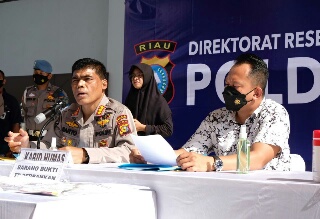 Kuras Uang Nasabah Hingga 1,3 Miliar, Dua Oknum Karyawan Bank Plat Merah Ditahan Polda Riau