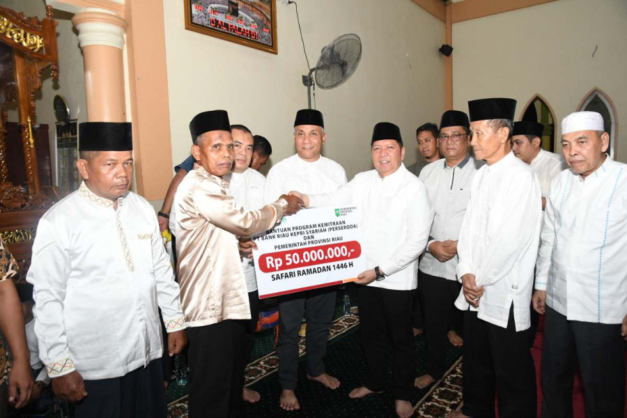 Malam ke-9 Ramadan, BRK Salurkan Program CSR untuk Masjid Al Falah Kuansing