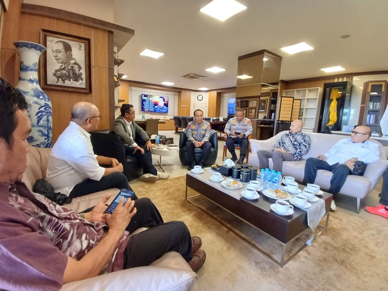 Audiensi dengan PWI, Kapolda Herry Haryawan Ajak Wartawan Hijaukan Riau