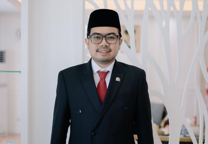 Hari Jadi Riau ke-69, Ginda Burnama Minta Pemprov Riau Introspeksi dan Tingkatkan Pelayanan Masyarakat