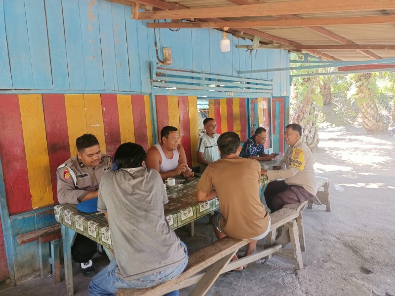 Sambangi Dusun Surau Tinggi, Polsek Rambah Sampaikan Pesan Pilkada Damai 2024