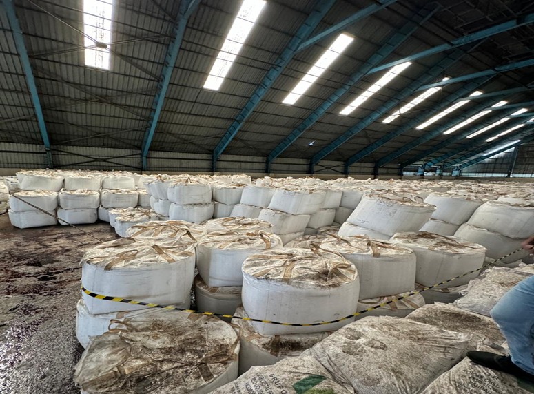 Tim Jampidsus Sita 2.254 Ton Gula di Dumai, Ini Kasusnya