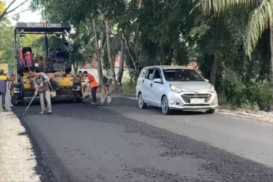 Gubri Wahid Kembali Buktikan Janji, Perbaiki Jalan di Meranti dan Bengkalis