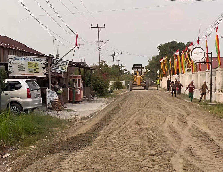 Belasan Tahun Tak Tersentuh, Jalan Pesisir Rumbai Akhirnya Diperbaiki Pemko Pekanbaru