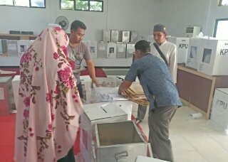 Masuk Gugatan di MK, KPU Inhu Buka Kotak Suara Dapil Inhu-Kuansing 