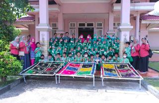 Waka Dekranasda Siak Sambut Peserta Studi Wisata SD Islam Al Azhar 54 Pekanbaru