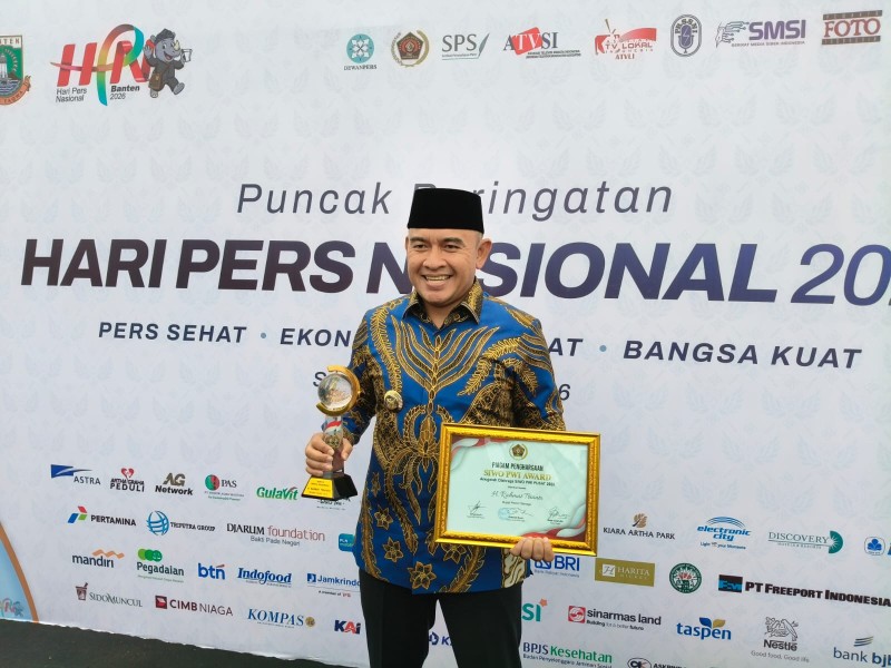 Aktif di Bidang Olahraga, Bupati Tanah Laut Sabet Anugerah SIWO Award