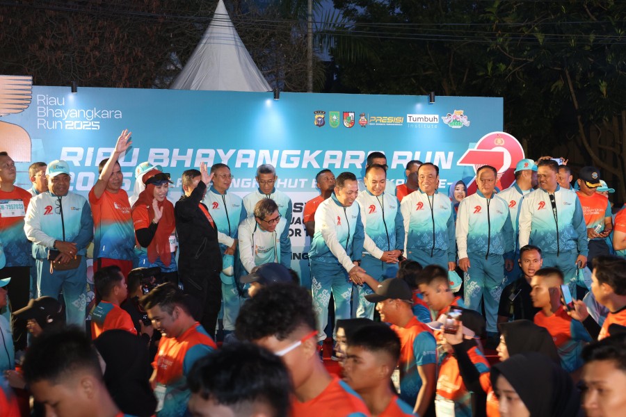 Kapolri Flag Off Riau Bhayangkara Run 2025