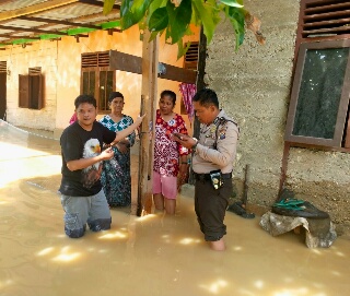 Sungai Singingi Meluap Puluhan Rumah di Muara Lembu Terendam