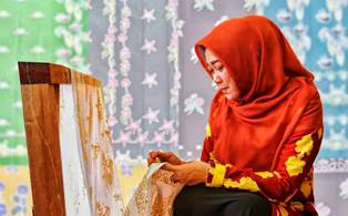Dinas PMPTSP Bersama Dekranasda Pamerkan Produk Unggulan Batik & Tenun Khas Daerah