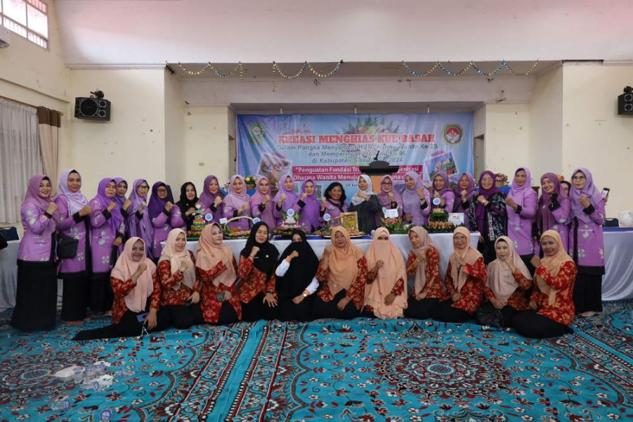 Semarak HUT DWP ke-25 Pemkab Siak Gelar Lomba Kreasi Hias Kue Basah