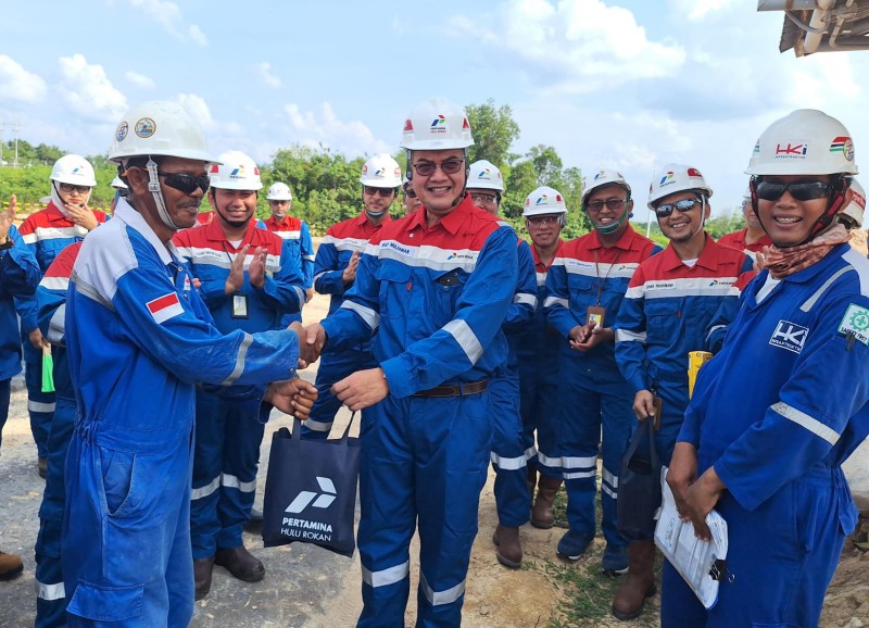 Tinjau Pekerja di Lapangan Saat Ramadan, Dirut PHR Pesan Jaga Keselamatan