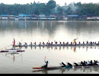 Bungkam Marangin Montiak, Ngiang Kuantan Juara Pacu Jalur Rayon III Kuantan Hilir