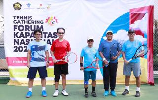 Jalin Silaturahmi, Bupati Siak & Kepala SKK Migas Laksanakan Pertandingan Tenis Gathering