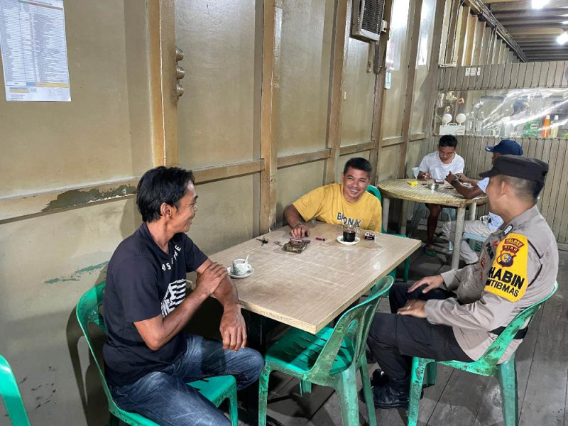 Sambangi Desa Sungai Berapit, Polsek Concong Ajak Warga Gunakan Hak Pilih Pilkada