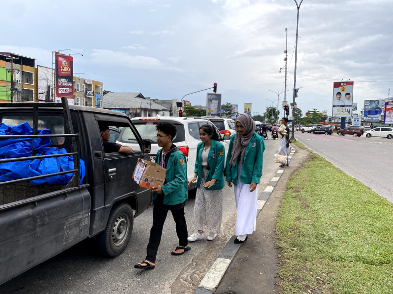 Gandeng INH dan SHARE, BEM UHTP Gelar Aksi Galang Dana